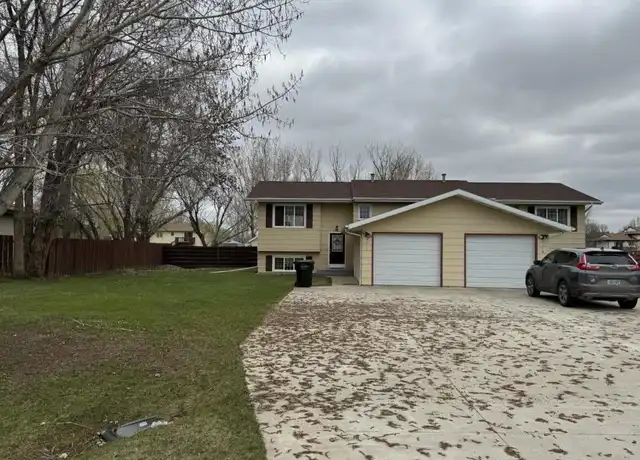 Property at 3719 W Princeton Ave, Bismarck, ND, 58504, 3 beds, 2 baths, [object Object]