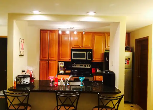Property at 129 White Oak Ct #7, Schaumburg, IL, 60195, 2 beds, 1.5 baths, [object Object]