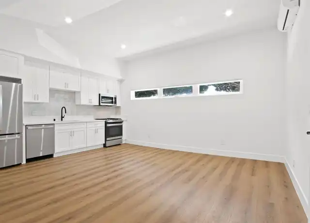Property at 2921 Arizona Ave, Santa Monica, CA, 90404, 0 beds, 1 bath, [object Object]