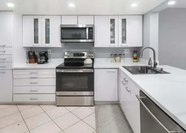 Property at 9050 NW 28th St, Coral Springs, FL, 33065, 3 beds, 2.5 baths, [object Object]