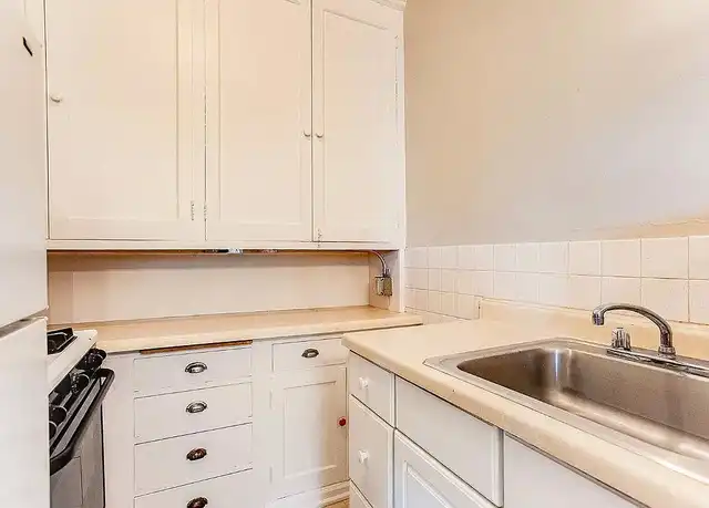 Property at 3125 Holmes Ave, Minneapolis, MN, 55408, 0-1 beds, 1 bath, [object Object]