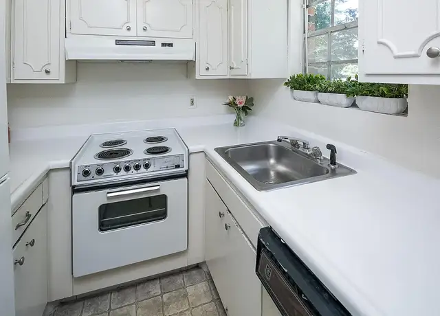 Photo of 1400 Church St, Decatur, GA 30030
