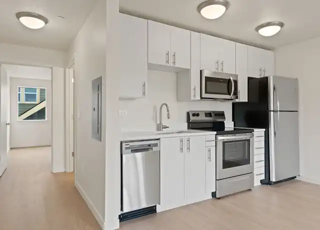 Property at 6355 SE 92nd Ave Unit 102, Portland, OR, 97266, 1 bed, 1 bath, [object Object]