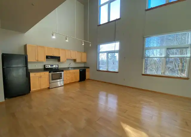 Property at 2034 NE 40th Ave Unit 202, Portland, OR, 97212, 0 beds, 1 bath, [object Object]