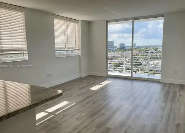 Property at 18800 NE 29th Ave #1001, Miami, FL, 33180, 1 bed, 1 bath, [object Object]