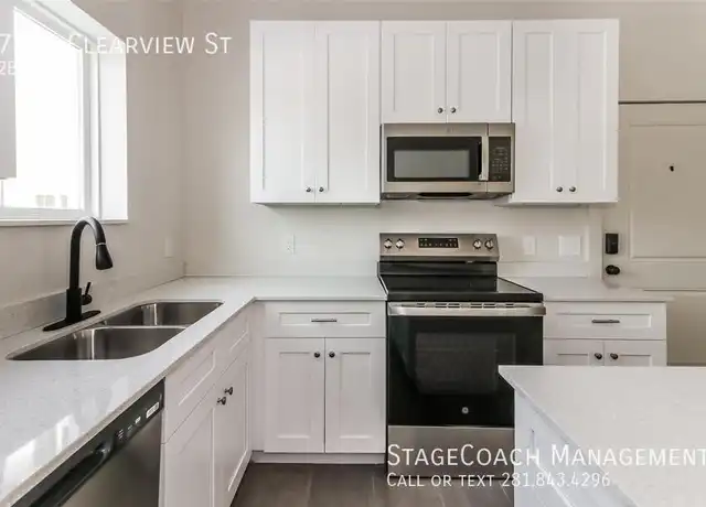 Property at 7806 Clearview St, Houston, TX, 77033, 2 beds, 1 bath, [object Object]