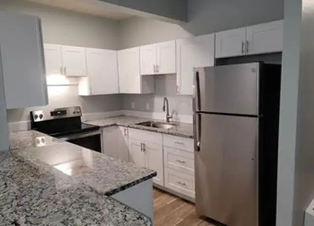 Property at 10 Green St Unit 202, Somersworth, NH, 03878, 1 bed, 1 bath, [object Object]