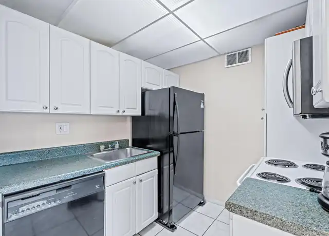 Property at 2000 N Congress Ave #406, West Palm Beach, FL, 33401, 1 bed, 1.5 baths, [object Object]