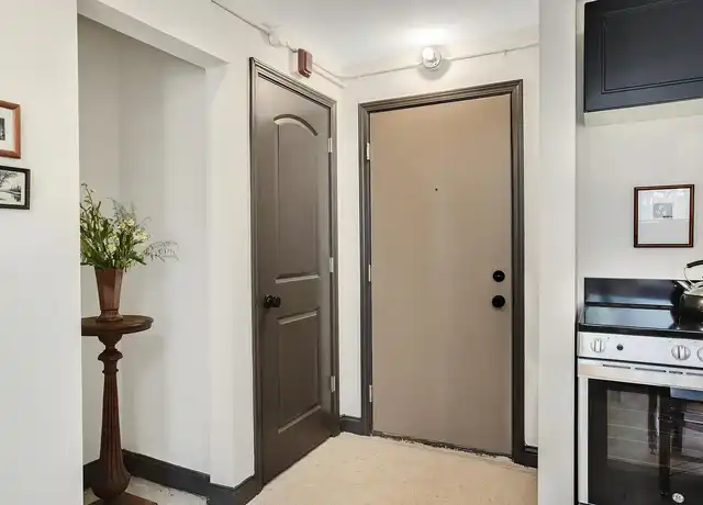 Property at 646 Hazelwood St, Detroit, MI, 48202, 1-2 bed, 1 bath, [object Object]