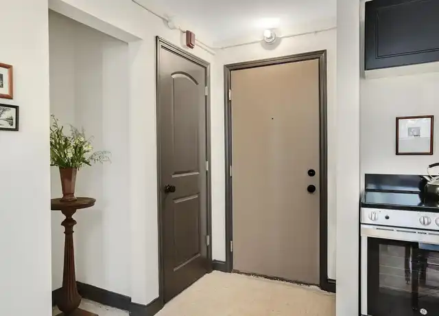 Property at 646 Hazelwood St, Detroit, MI, 48202, 2 beds, 1 bath, [object Object]