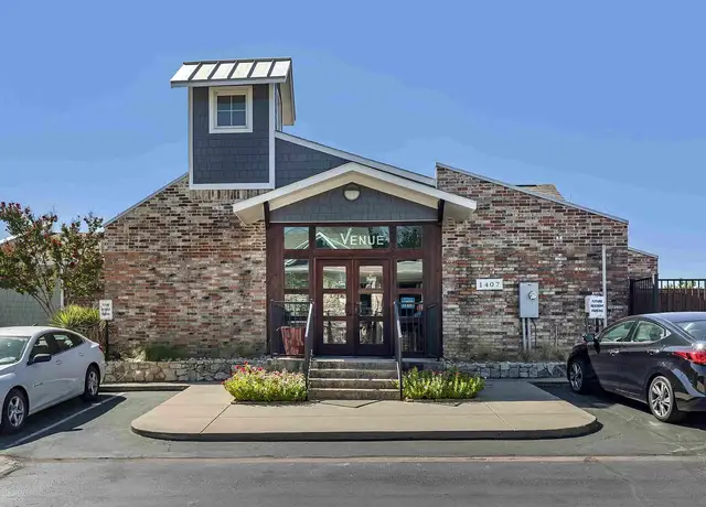 Photo of 1407 Bernard St, Denton, TX 76201