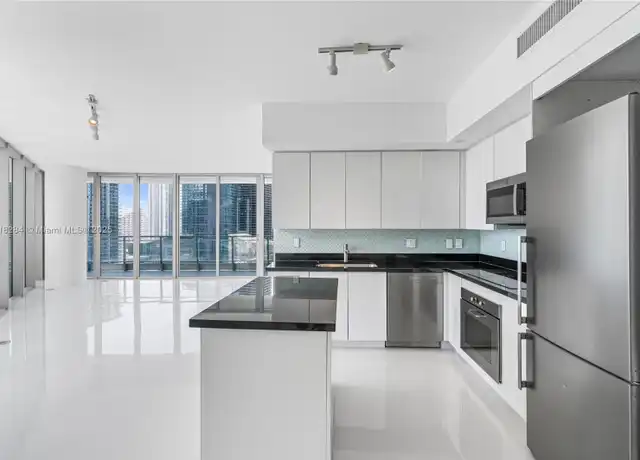 Property at 92 SW 3rd St #2901, Miami, FL, 33130, 3 beds, 3 baths, [object Object]