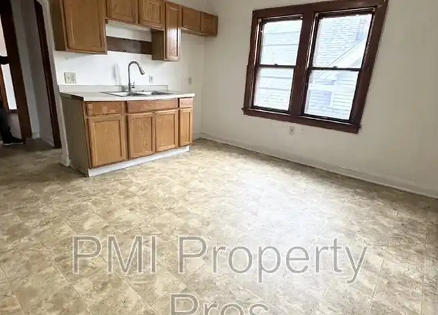 Property at 4415A N 29th St, Milwaukee, WI, 53209, 2 beds, 1 bath, [object Object]