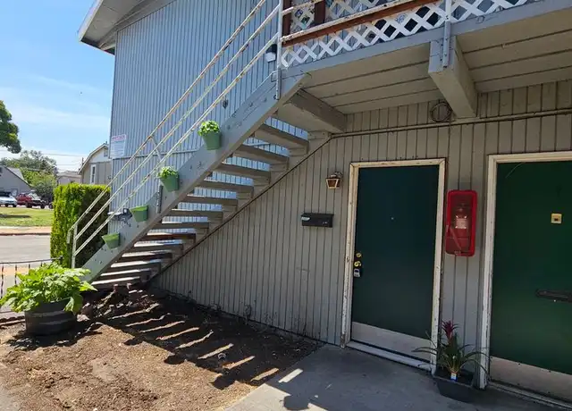 Property at 220 N Ivy St Unit 8, Medford, OR, 97501, 2 beds, 1 bath, [object Object]