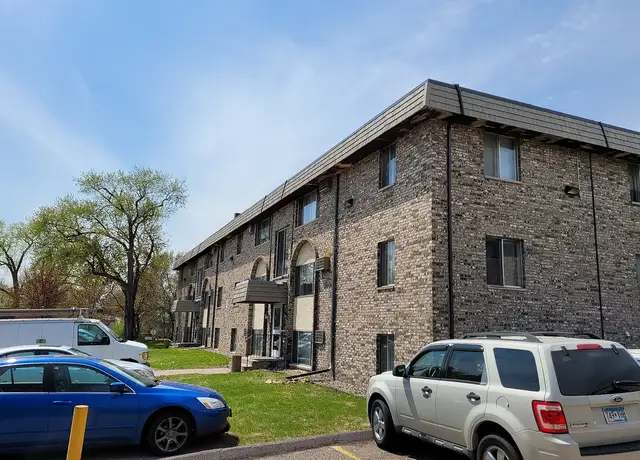 Photo of 761 Como Ave, St Paul, MN 55103