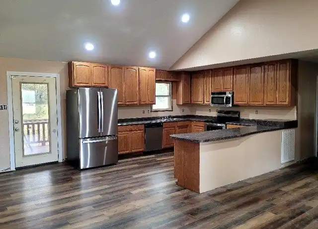 Property at 721 N James St, Cave City, AR, 72521, 4 beds, 2.5 baths, [object Object]