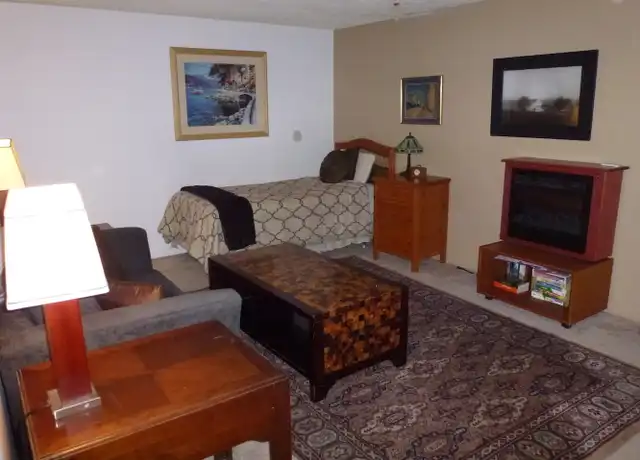 Property at 09) 430 NE Ravenna - 430 NE Ravenna Blvd, Seattle, WA, 98115, 1 bed, 1 bath, [object Object]