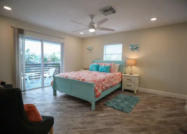 Property at 480 129th Ave E Unit 2: 1/1, Madeira Beach, FL, 33708, 1 bed, 1 bath, [object Object]