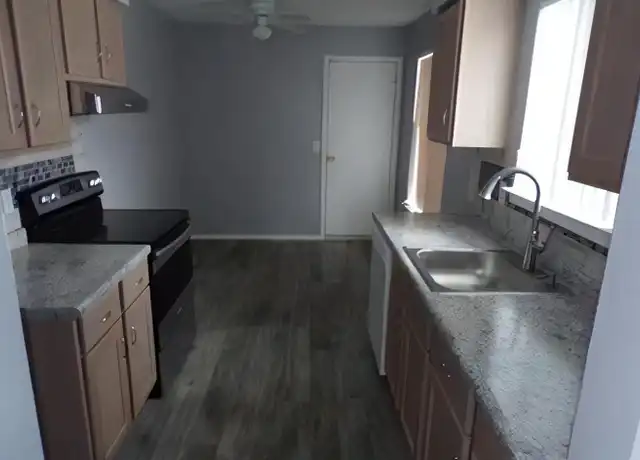 Property at 3408 Heritage Pkwy, Dearborn, MI, 48124, 2 beds, 1 bath, [object Object]