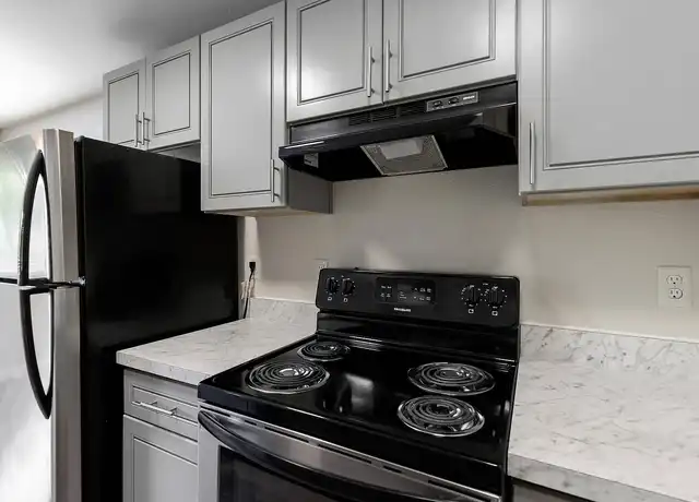 Property at Swiss Gables Apartment Homes - 4620 S 254th Pl, Kent, WA, 98032, 2 beds, 1 bath, [object Object]