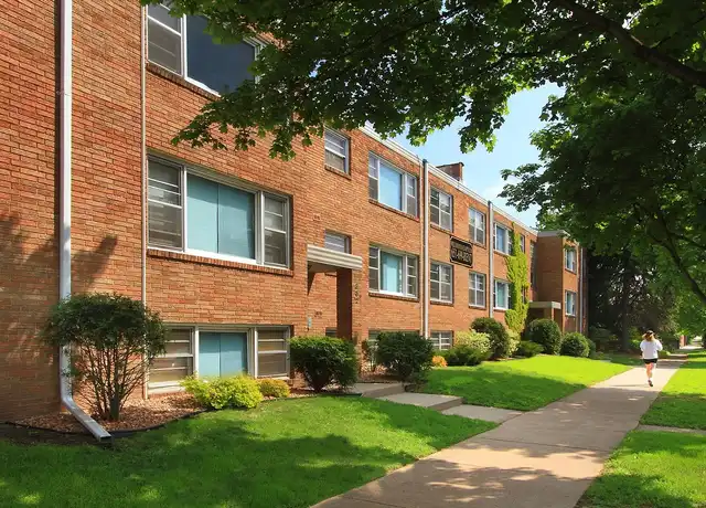 Property at Snelling Avenue Apartments - 382 Snelling Ave S, Saint Paul, MN, 55105, 1 bed, 1 bath, Contact for Price