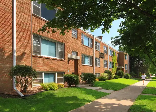 Property at Snelling Avenue Apartments - 382 Snelling Ave S, Saint Paul, MN, 55105, 1 bed, 1 bath, [object Object]