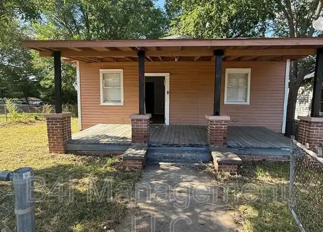 Property at 125 E Tinsley St, Griffin, GA, 30223, 3 beds, 1 bath, [object Object]