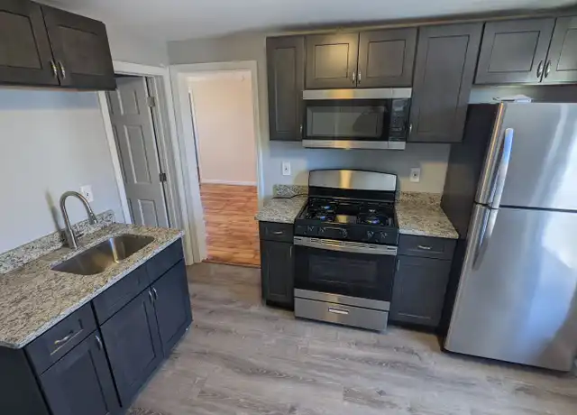 Property at 12 Morris St Apt 2, Westfield, MA, 01085, 3 beds, 1 bath, [object Object]