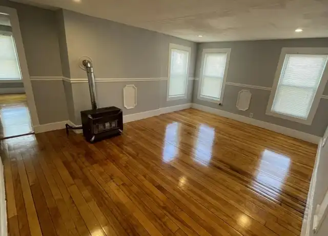 Property at 79 Townsend St, Worcester, MA, 01609, 3 beds, 1 bath, [object Object]