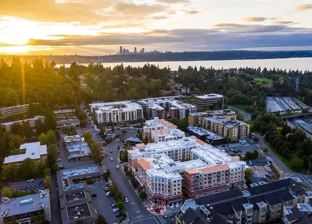 Photo of 7650 SE 27th St, Mercer Island, WA 98040