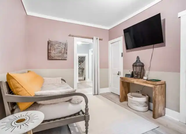 Property at 330 D St SW Unit B, Ardmore, OK, 73401, 1 bed, 1 bath, [object Object]