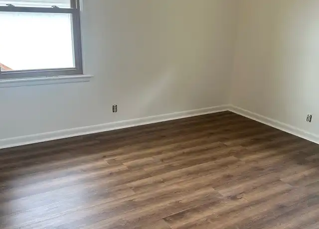 Property at 865 S 45th St Unit 863, Lincoln, NE, 68510, 1 bed, 1 bath, [object Object]