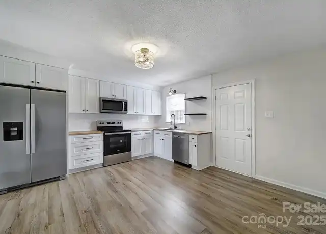 Property at 438 Stoneycreek Ln, Rock Hill, SC, 29730, 2 beds, 1.5 baths, [object Object]