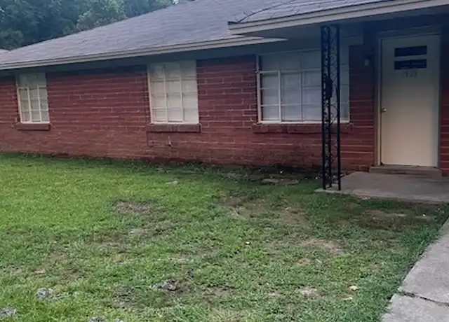 Property at 1929 Johnston Ave, Conway, AR, 72034, 3 beds, 1 bath, [object Object]