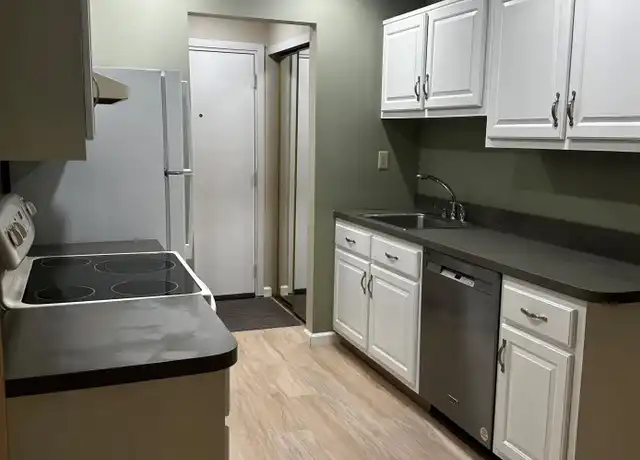 Property at 30 Meadow Green Cir Unit E, Manalapan Township, NJ, 07726, 2 beds, 1 bath, [object Object]