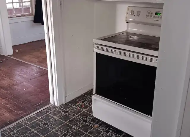 Property at 264 Nelson St, Pontiac, MI, 48342, 3 beds, 1 bath, [object Object]
