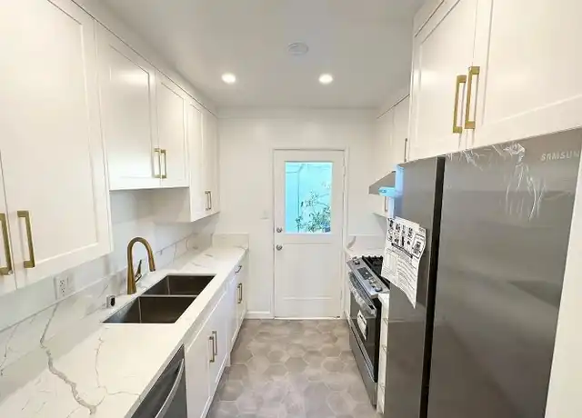 Property at 6101 Graciosa Dr Unit 6103-3, Los Angeles, CA, 90068, 1 bed, 1 bath, [object Object]