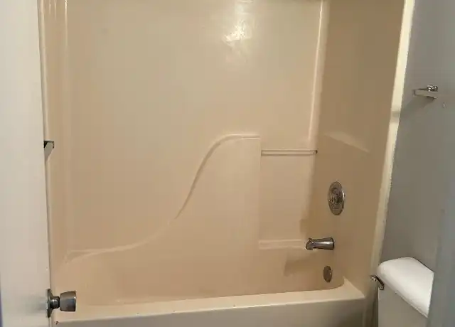 Property at 200 S Johnson St, Burgaw, NC, 28425, 2 beds, 1 bath, [object Object]