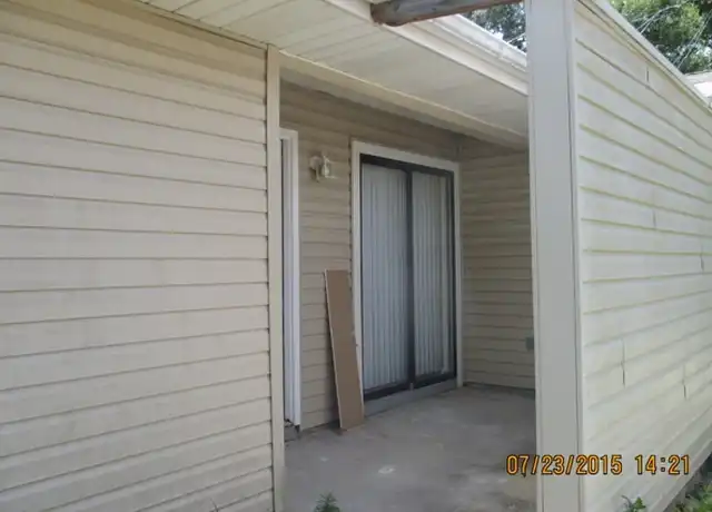 Property at 6326 W Fairfield Dr, Pensacola, FL, 32506, 2 beds, 1 bath, [object Object]