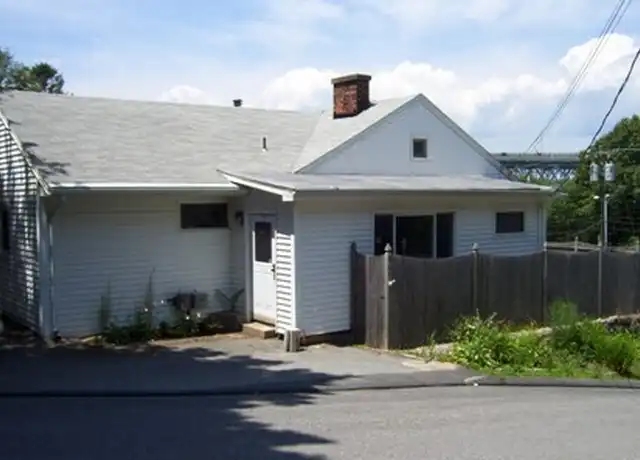 Property at 123 Bridge St, Groton, CT, 06340, 3 beds, 2 baths, [object Object]