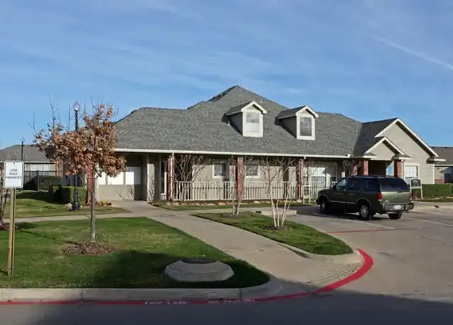 Property at Grace Townhomes - 1212 Grace Cir, Ennis, TX, 75119, 2-3 beds, 2 baths, [object Object]