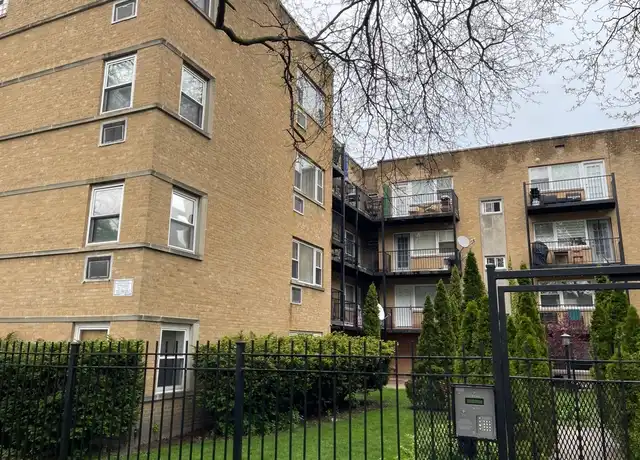 Property at 6039 N Rockwell St Unit B1, Chicago, IL, 60659, 2 beds, 1 bath, [object Object]