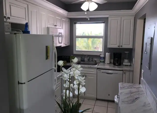 Property at 225 Turtle Lake Ct #301, Naples, FL, 34105, 2 beds, 2 baths, [object Object]