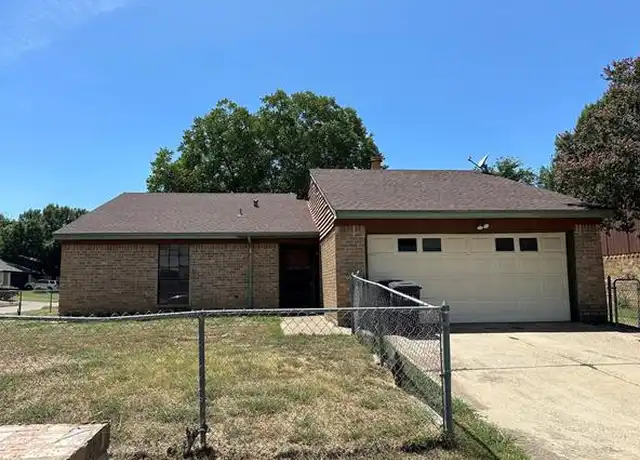 Property at 1808 Heidelberg Dr, Fort Worth, TX, 76134, 4 beds, 2 baths, [object Object]