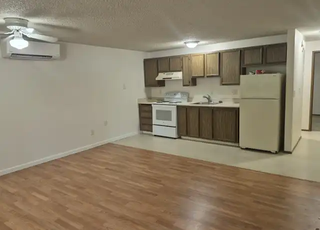 Property at 1261 NE Hogan Pl, Gresham, OR, 97030, 1 bed, 1 bath, [object Object]