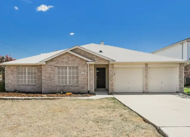 Property at 8132 Fox Chase Dr, Fort Worth, TX, 76137, 4 beds, 2 baths, [object Object]