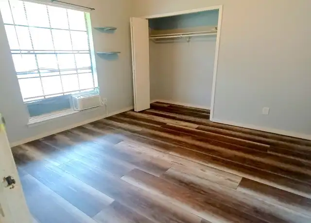 Property at 4608 Silverstone Dr, Austin, TX, 78744, 1 bed, 1 bath, [object Object]