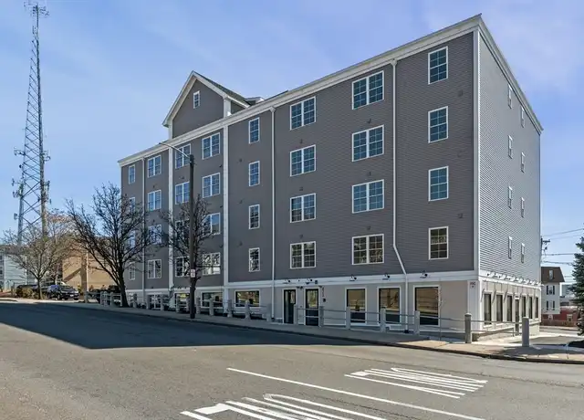 Property at 472 Essex St Unit 205, Lynn, MA, 01902, 1 bed, 1 bath, [object Object]