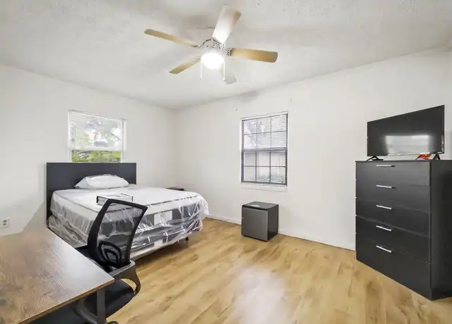 Property at 1256 King Arthur Rd, Jacksonville, FL, 32211, 1 bed, 1 bath, [object Object]