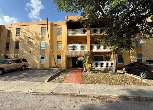 Property at 575 W 69th St Unit 200, Hialeah, FL, 33014, 2 beds, 2 baths, [object Object]